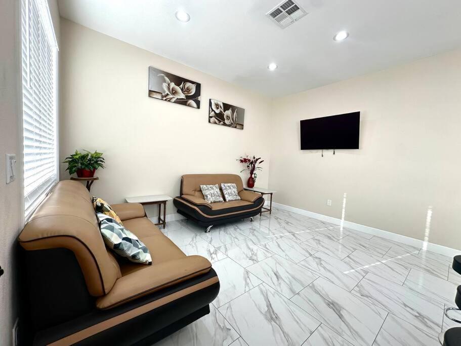 Willa New Renovated House In Little Saigon Midway City Zewnętrze zdjęcie